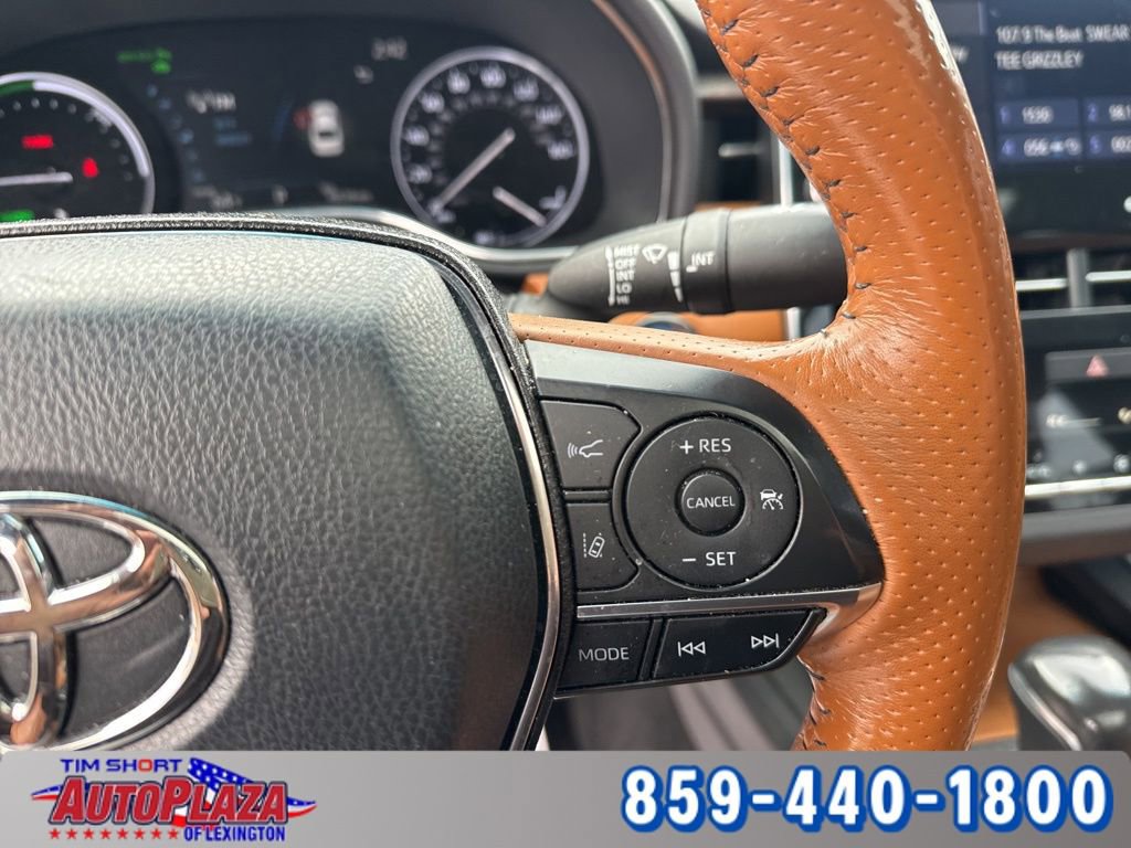 Used 2021 Toyota Avalon Limited w/ Advanced Safety Package image 27