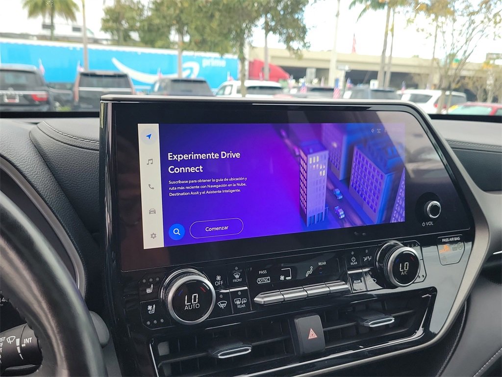 Used 2023 Toyota Highlander Limited image 22