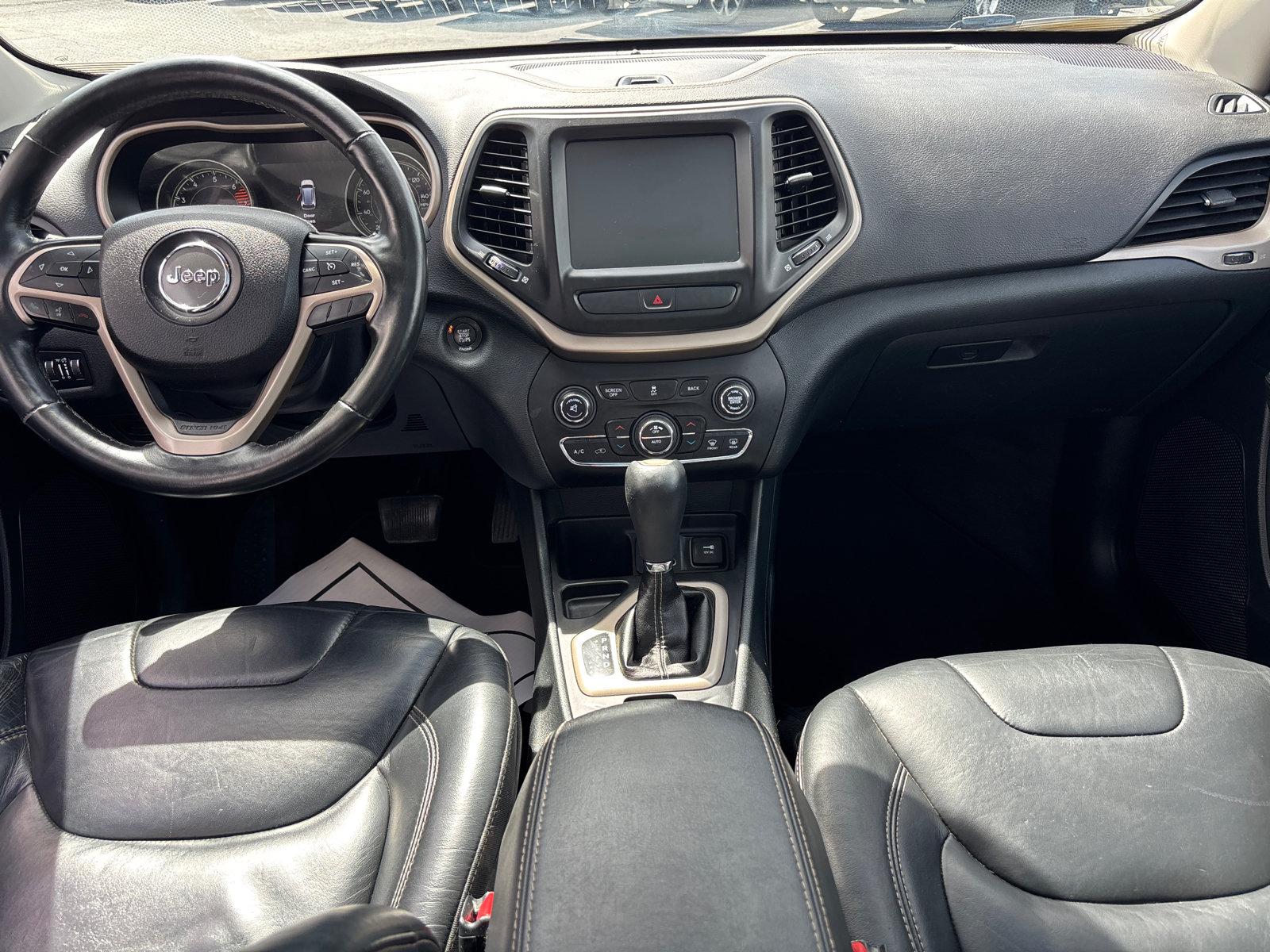 Used 2016 Jeep Cherokee Limited FWD image 27