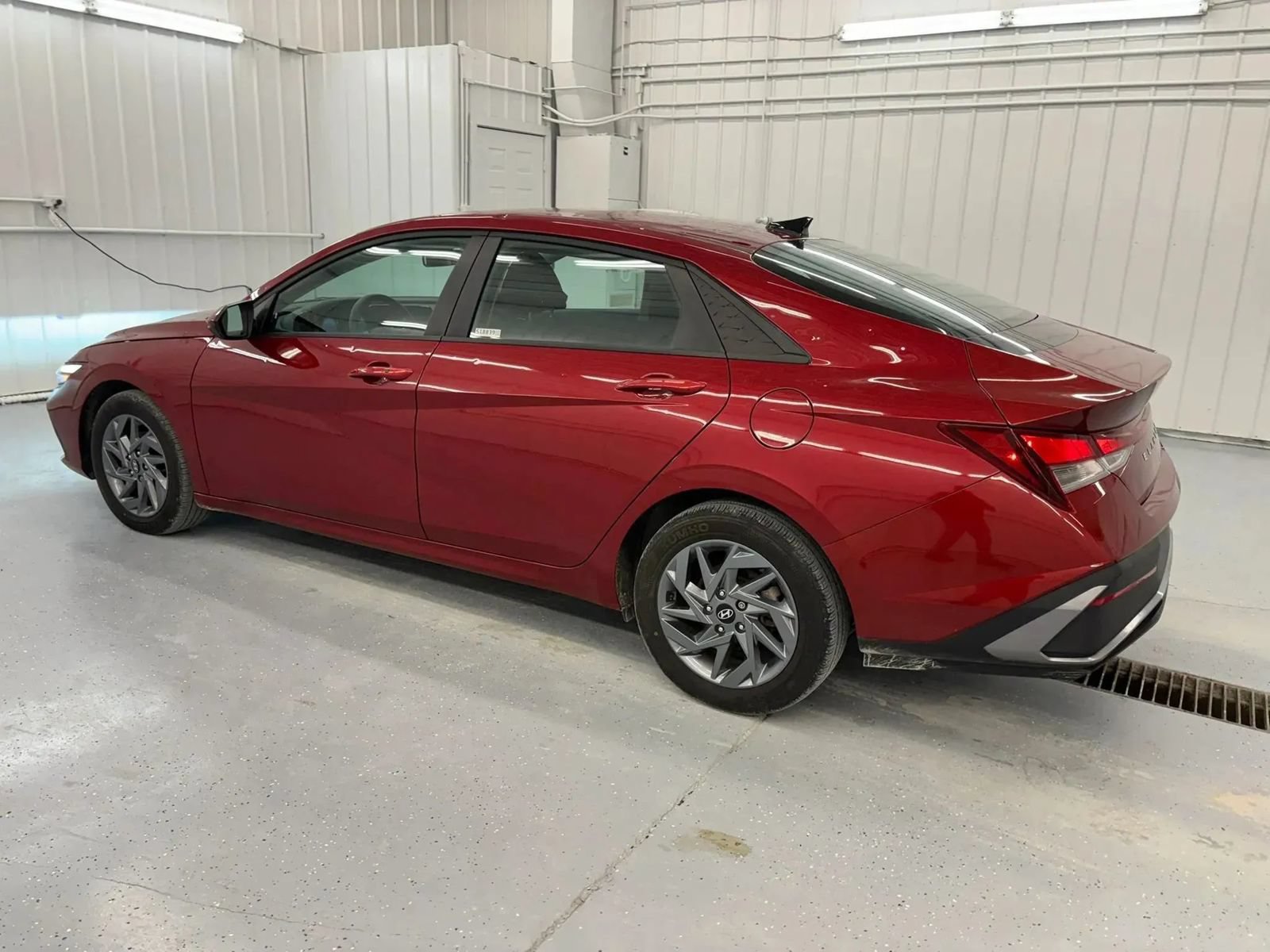 Used 2024 Hyundai Elantra SEL FWD image 3