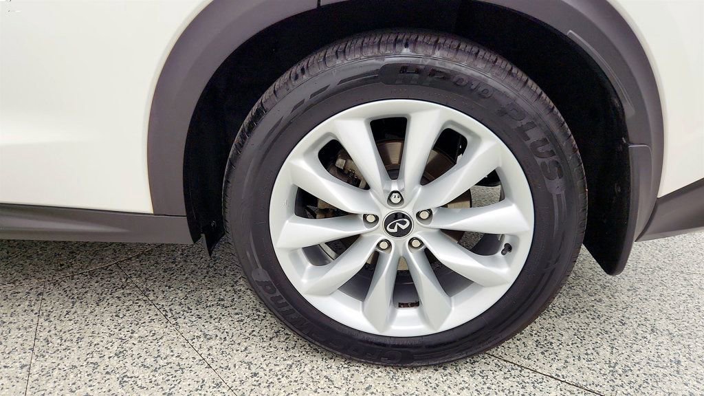 Used 2019 INFINITI QX50 Pure image 8
