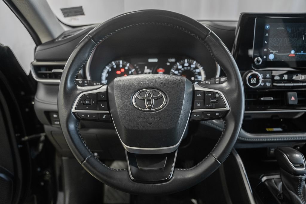 Used 2023 Toyota Highlander XLE image 26