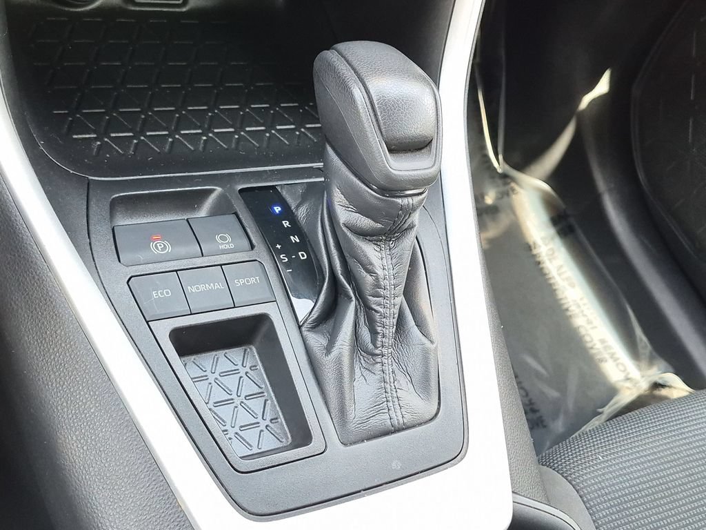Used 2021 Toyota RAV4 LE w/ Carpet Mat Package (TMS) FWD image 23