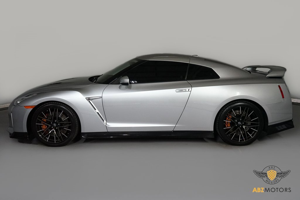 Used 2023 Nissan GT-R Premium w/ Premium Interior Package image 5