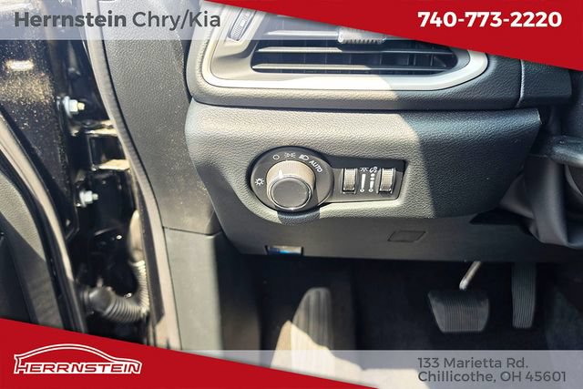New 2026 Chrysler Voyager LX FWD image 14