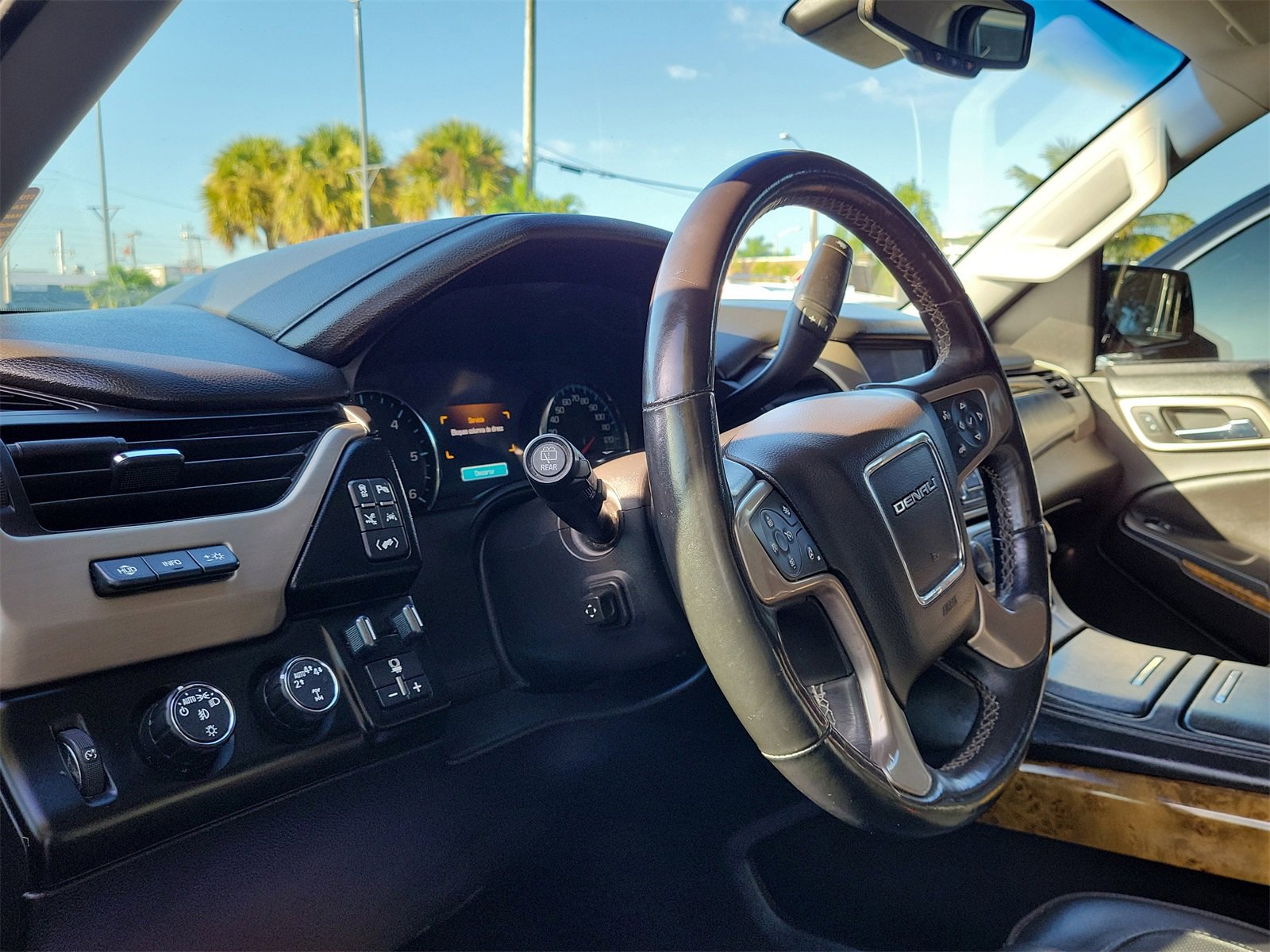 Used 2017 GMC Yukon Denali w/ Open Road Package image 10