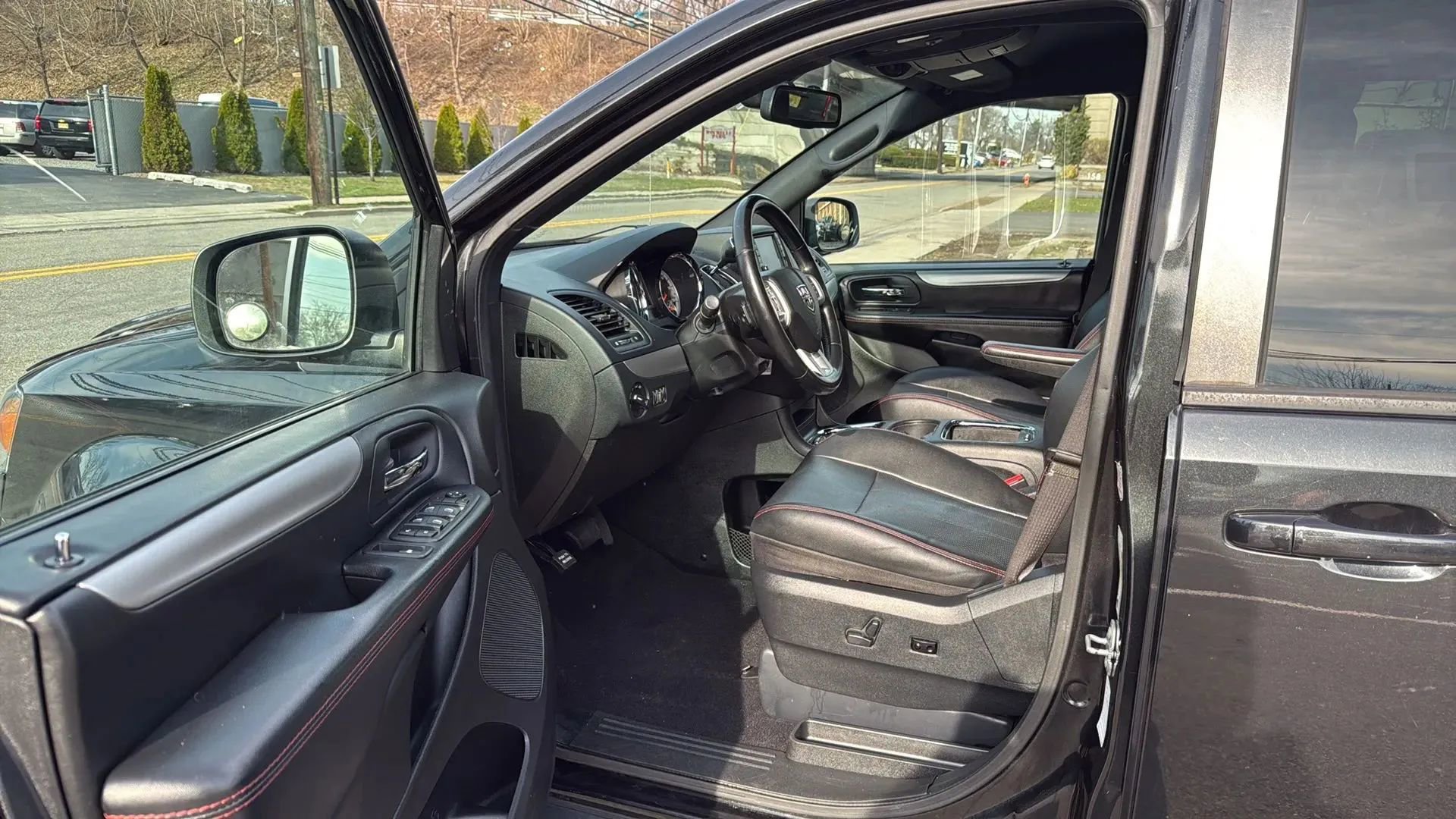 Used 2020 Dodge Grand Caravan GT FWD image 22