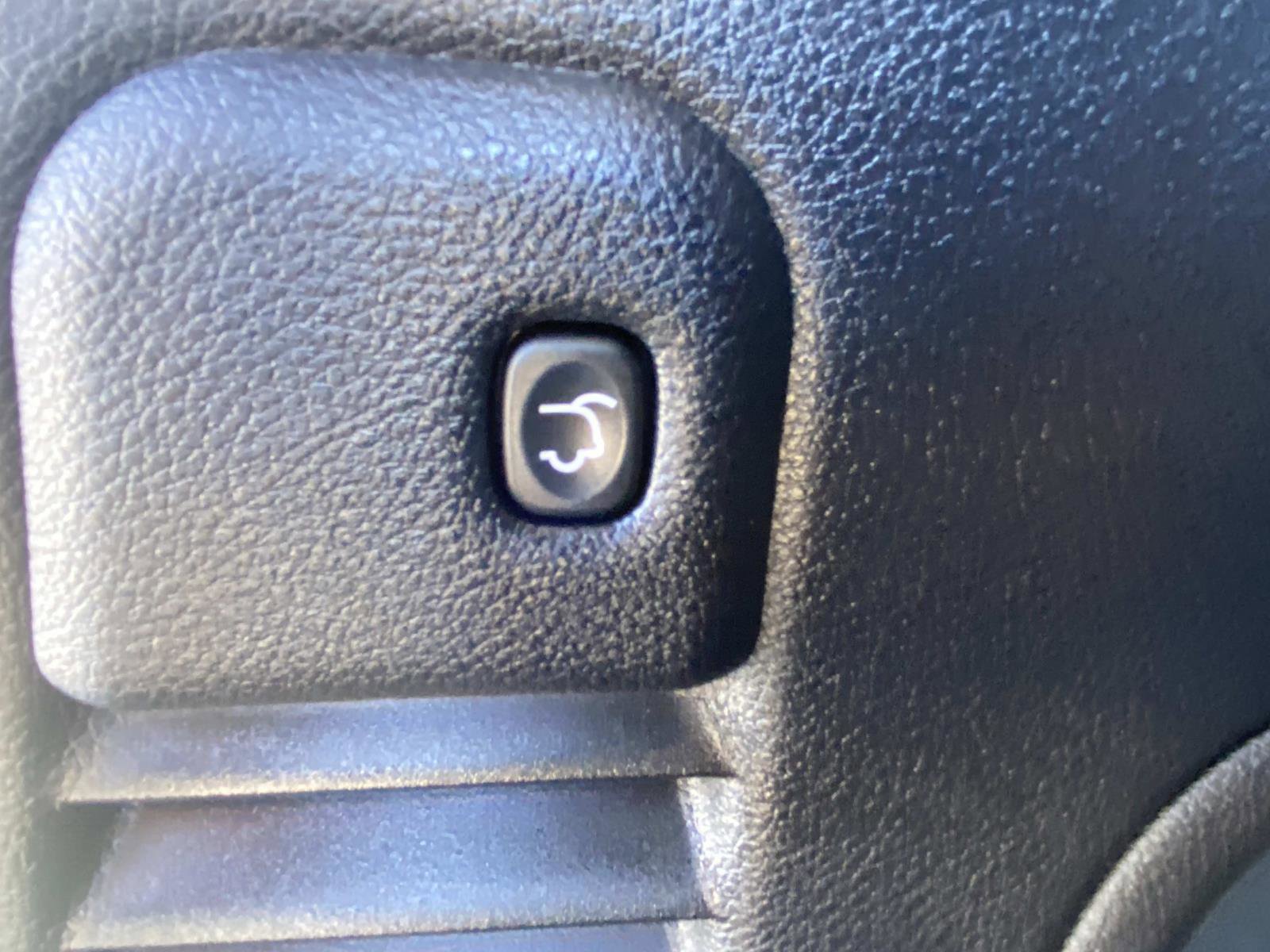 Used 2021 Jeep Grand Cherokee Laredo X image 9