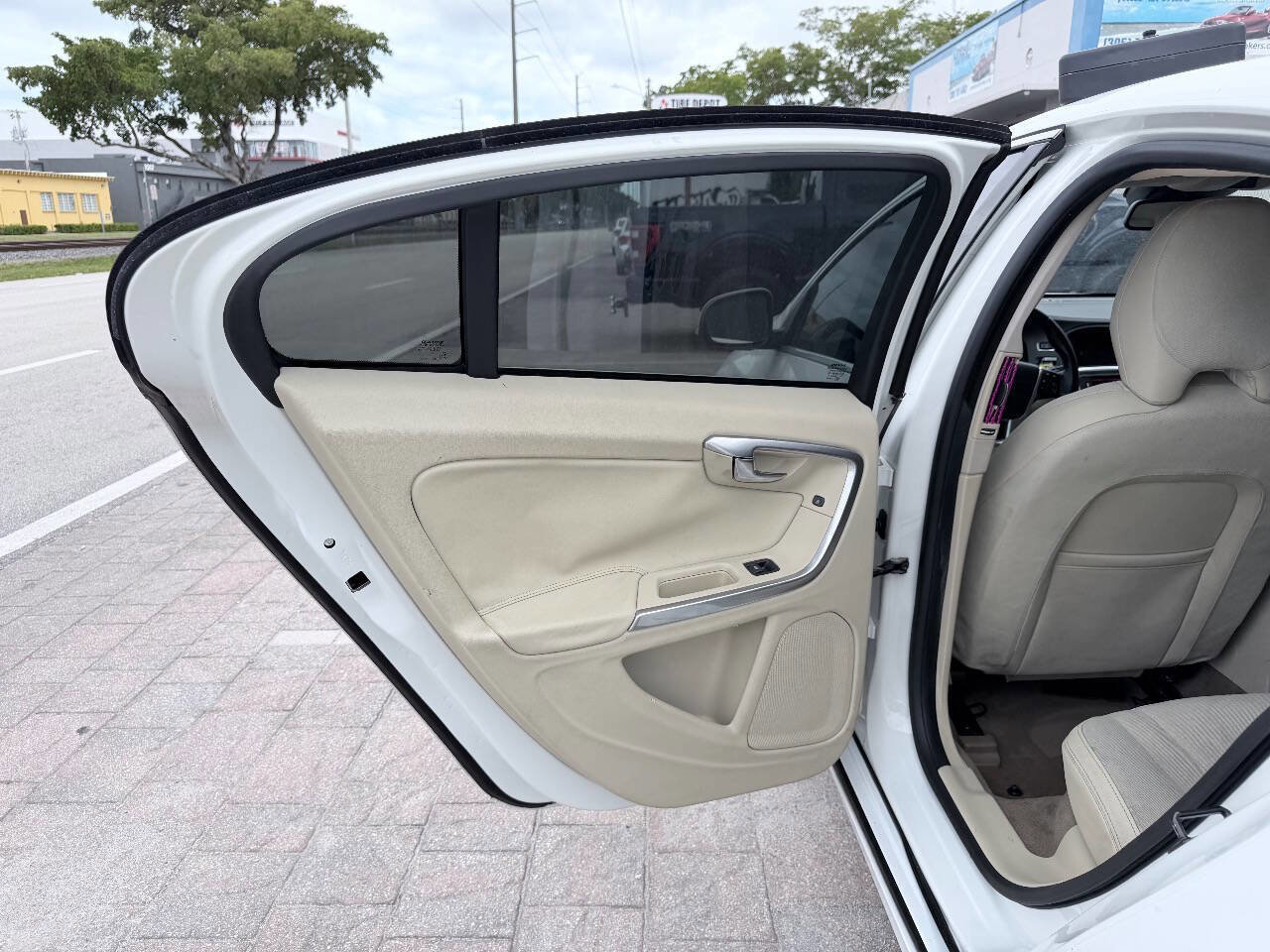 Used 2012 Volvo S60 T5 FWD image 18