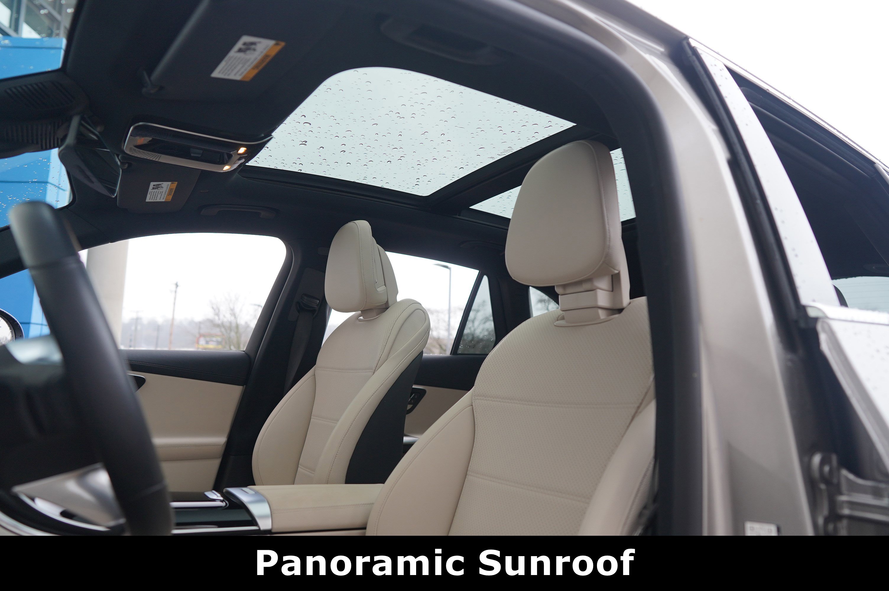 Used 2024 Mercedes-Benz GLC 300 4MATIC image 12