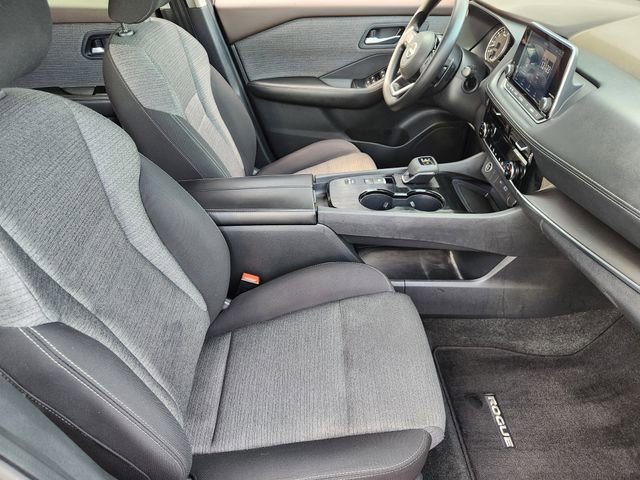 Used 2022 Nissan Rogue SV image 11