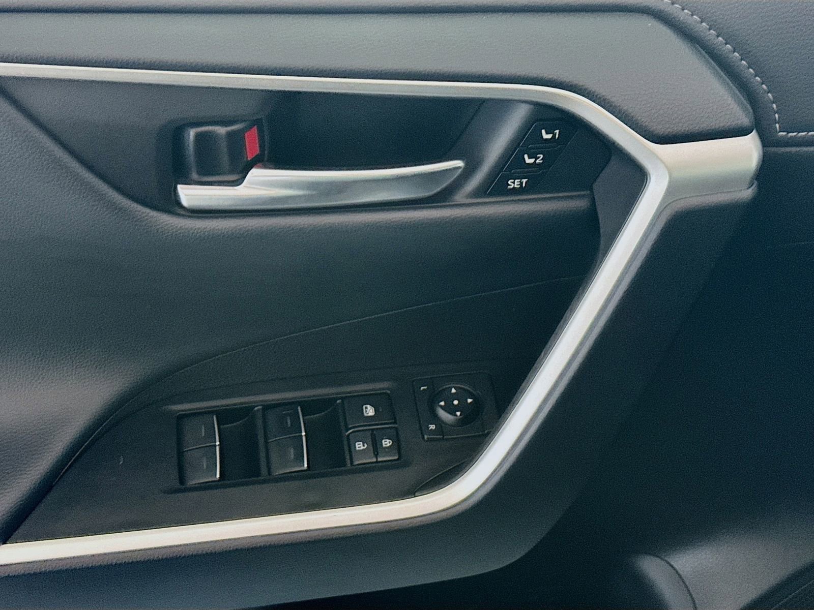 Used 2024 Toyota RAV4 Limited w/ Advanced Technology Package image 14