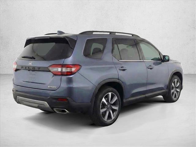 Certified 2025 Honda Pilot Touring image 7