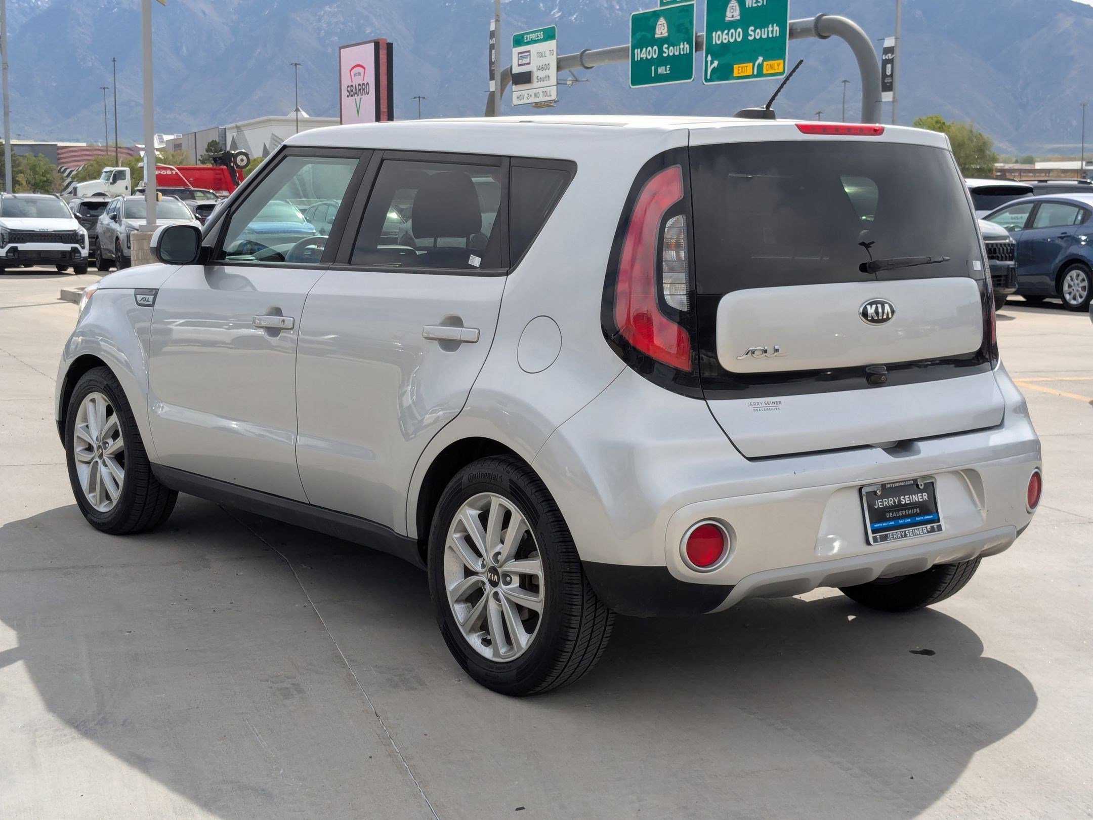 Used 2019 Kia Soul + image 3