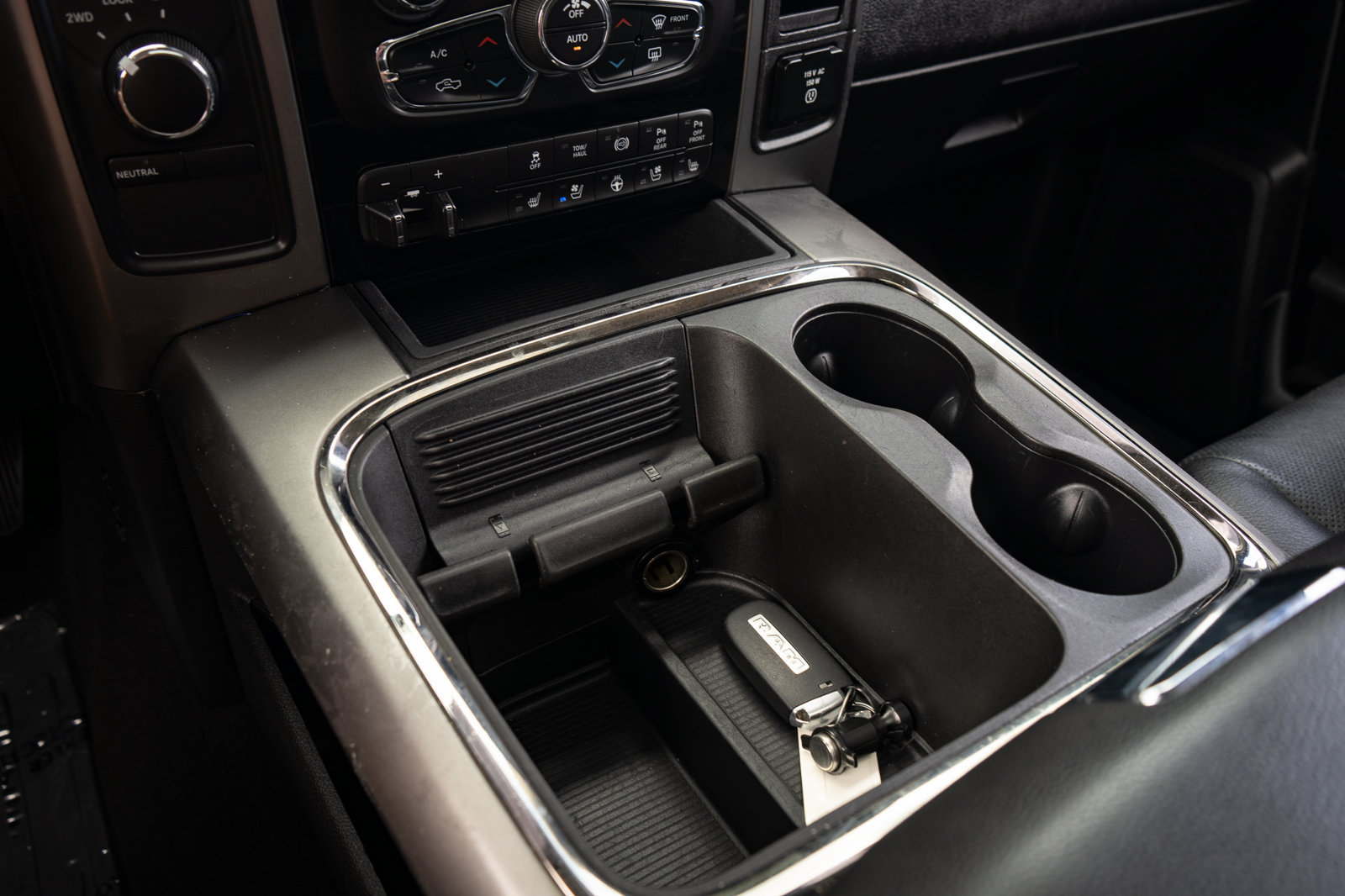 Used 2018 RAM 2500 Laramie w/ Sport Appearance Group AWD/4WD image 27