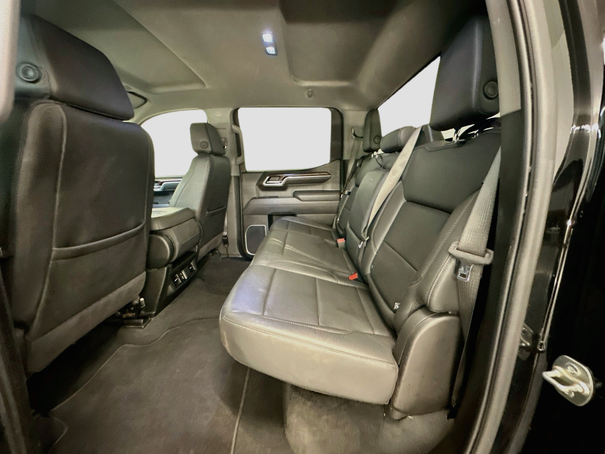 Used 2025 GMC Sierra 1500 SLT AWD/4WD image 29