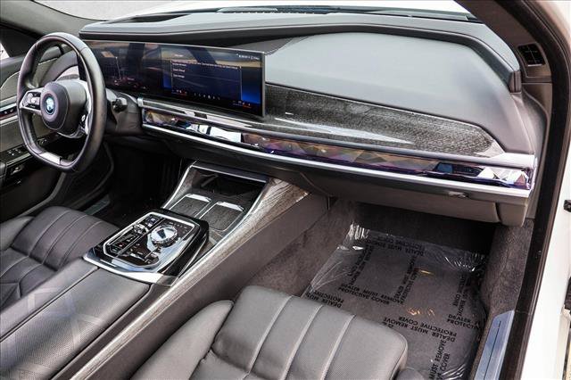 Used 2024 BMW i7 eDrive50 RWD image 27