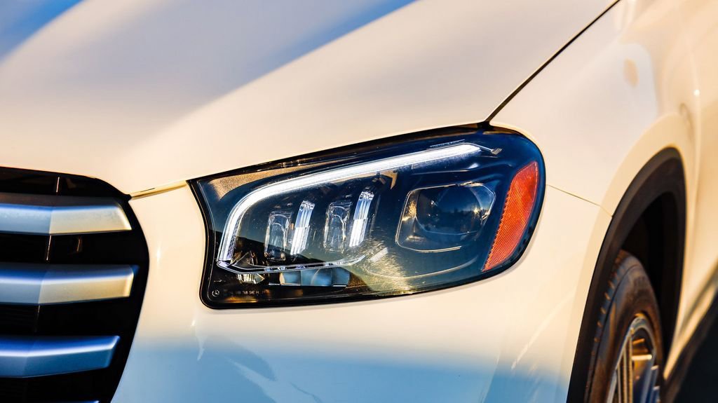 Used 2024 Mercedes-Benz GLS 450 4MATIC image 5