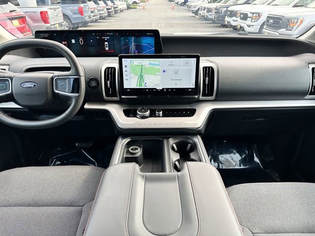 Certified 2025 Ford Expedition Active AWD/4WD image 15