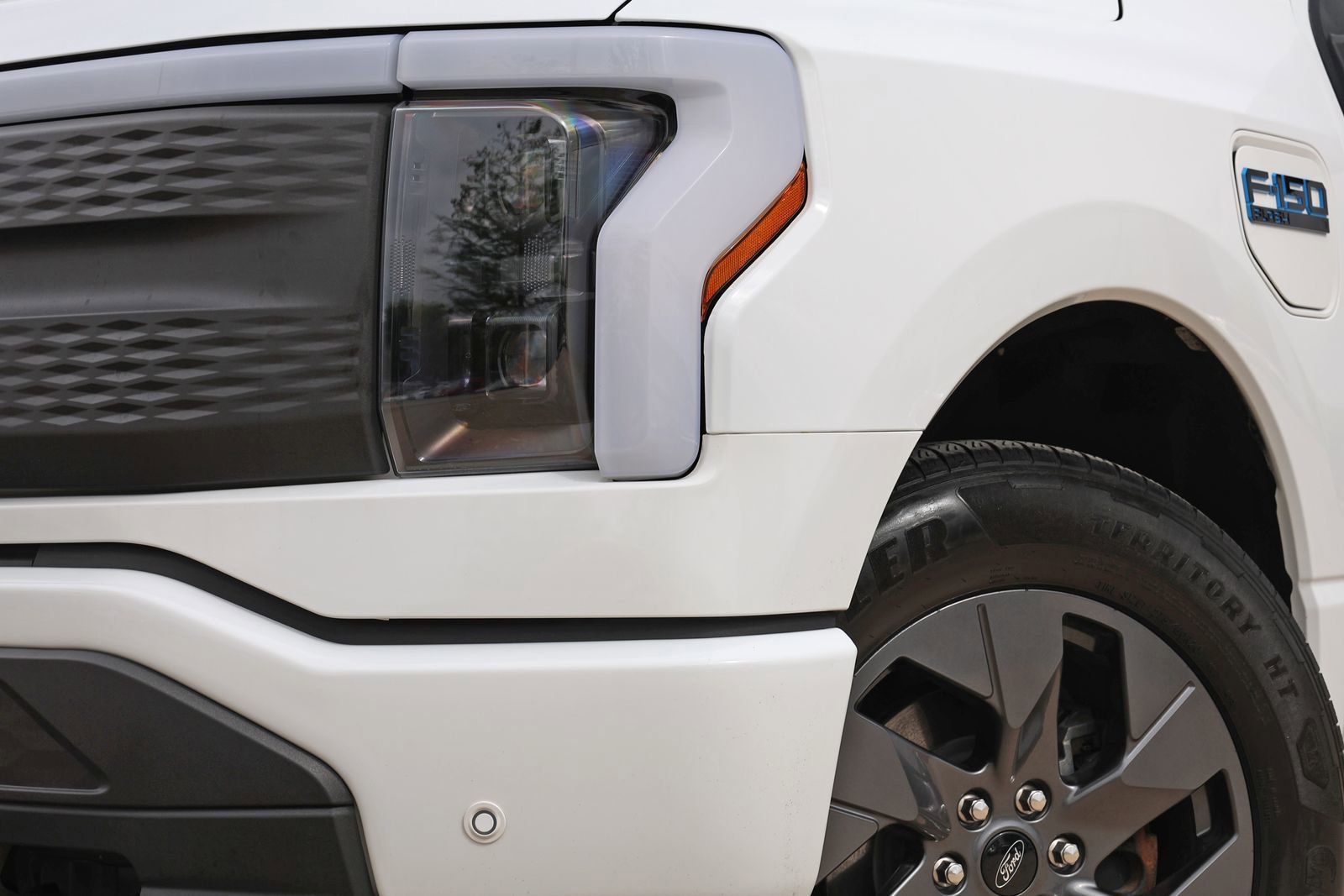 Used 2024 Ford F150 Lightning Flash image 12