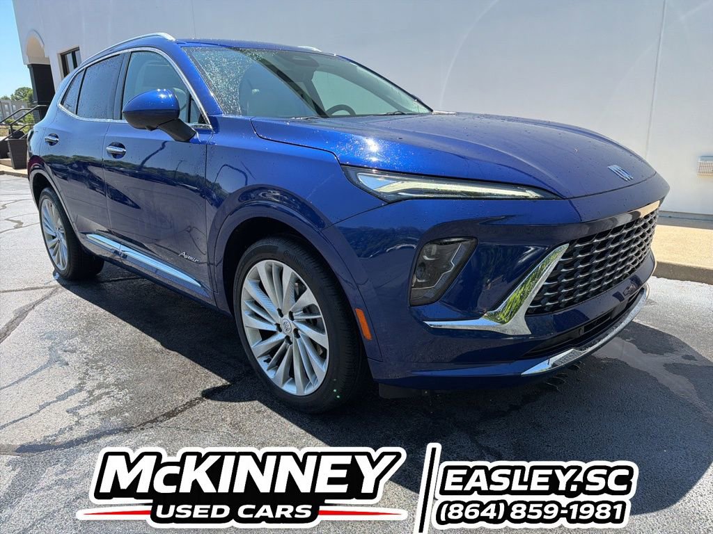 Used 2024 Buick Envision Avenir AWD/4WD image 2