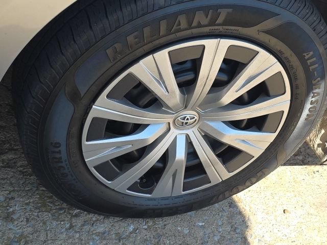 Used 2023 Toyota Camry LE FWD image 10