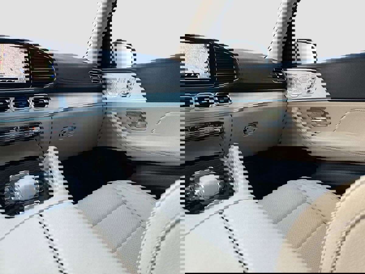 Used 2023 Mercedes-Benz GLS 450 4MATIC image 25