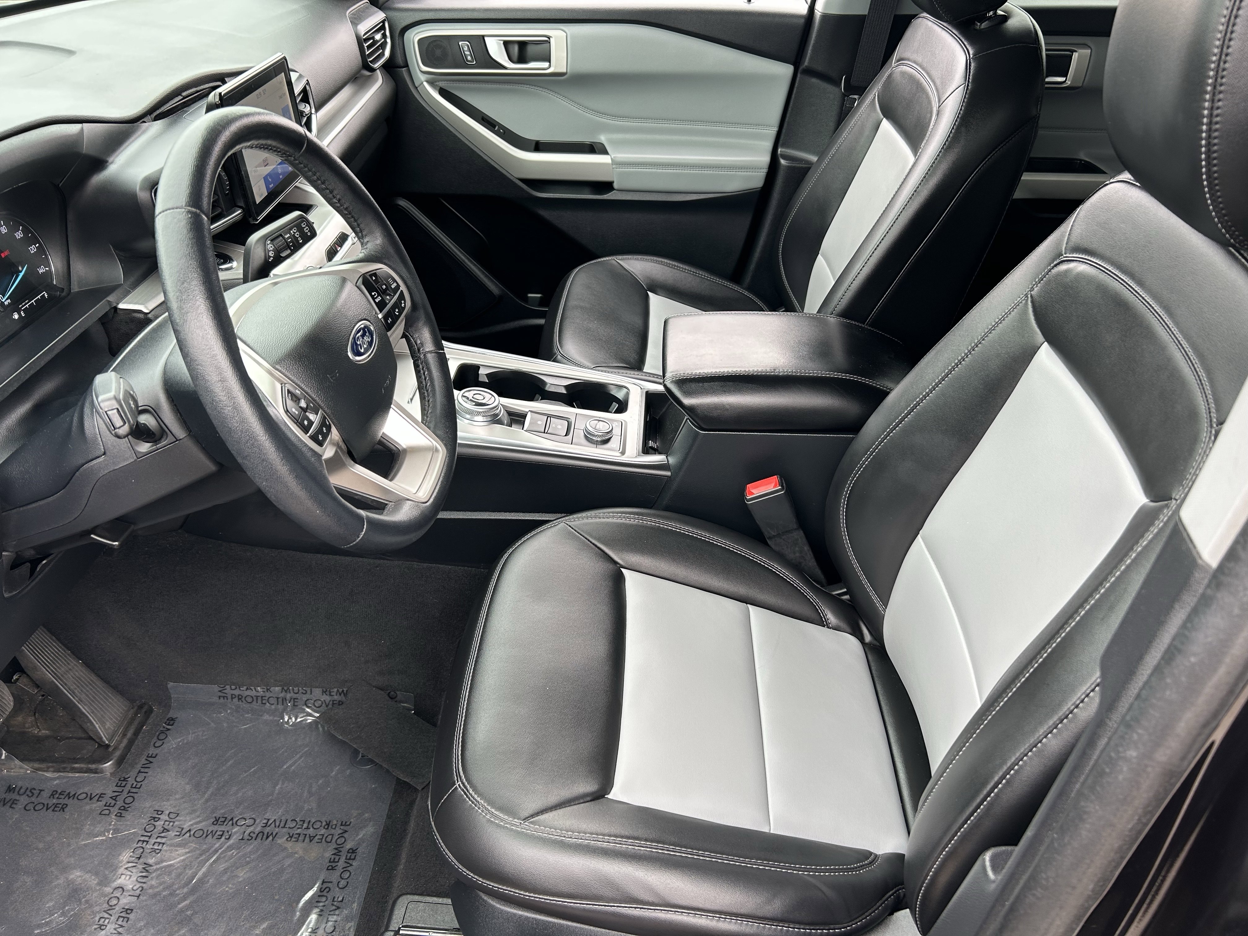 Used 2022 Ford Explorer XLT w/ Equipment Group 202A image 21