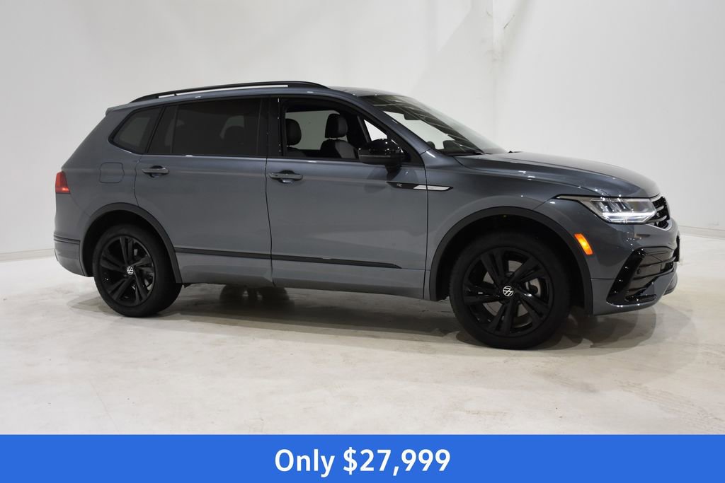 Used 2024 Volkswagen Tiguan SE R-Line image 3