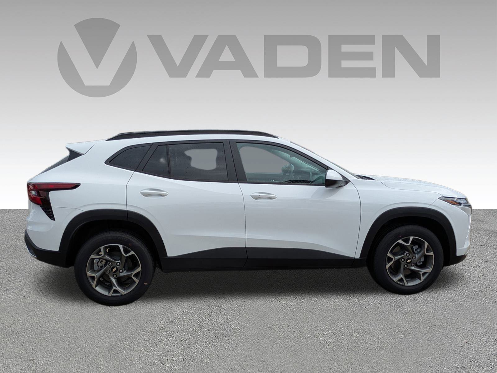 New 2025 Chevrolet Trax LT w/ Driver Confidence Package image 24