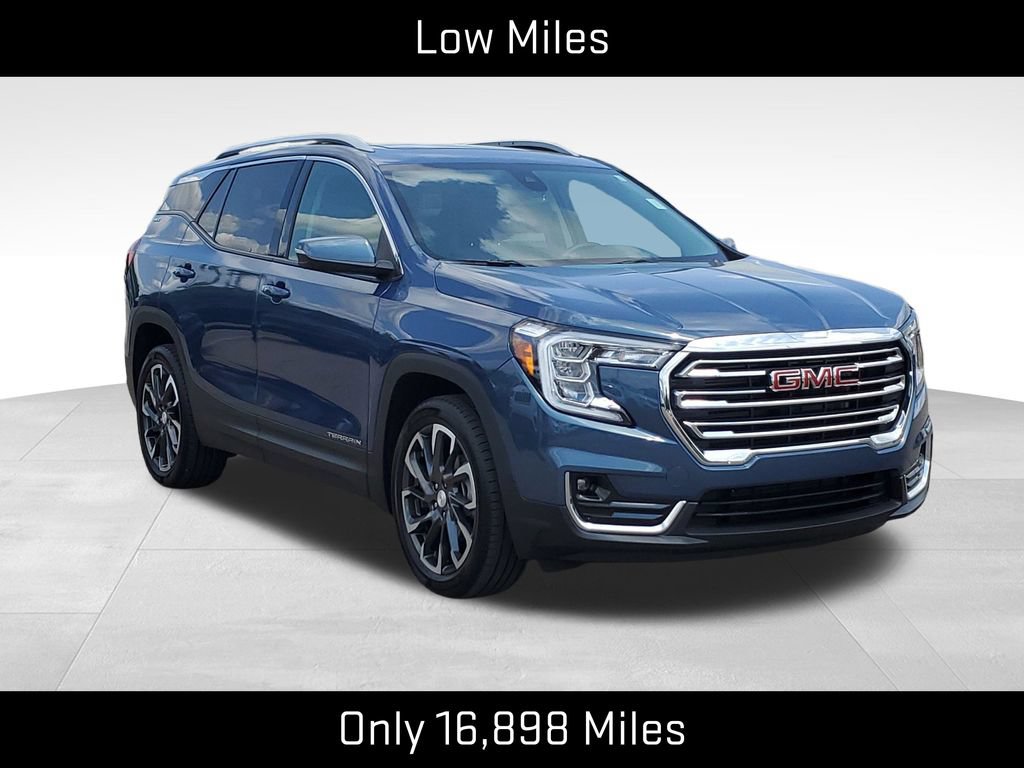 Certified 2024 GMC Terrain SLT w/ LPO, Floor Liner Package FWD image 2