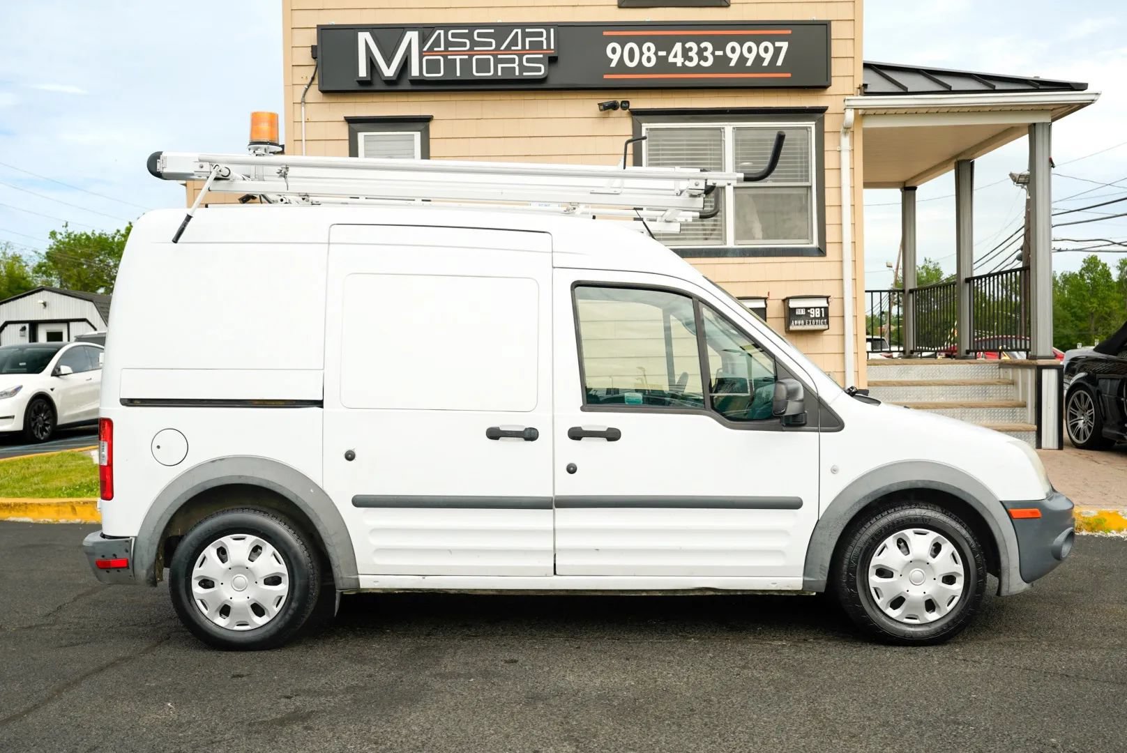 Used 2013 Ford Transit Connect XL FWD image 4