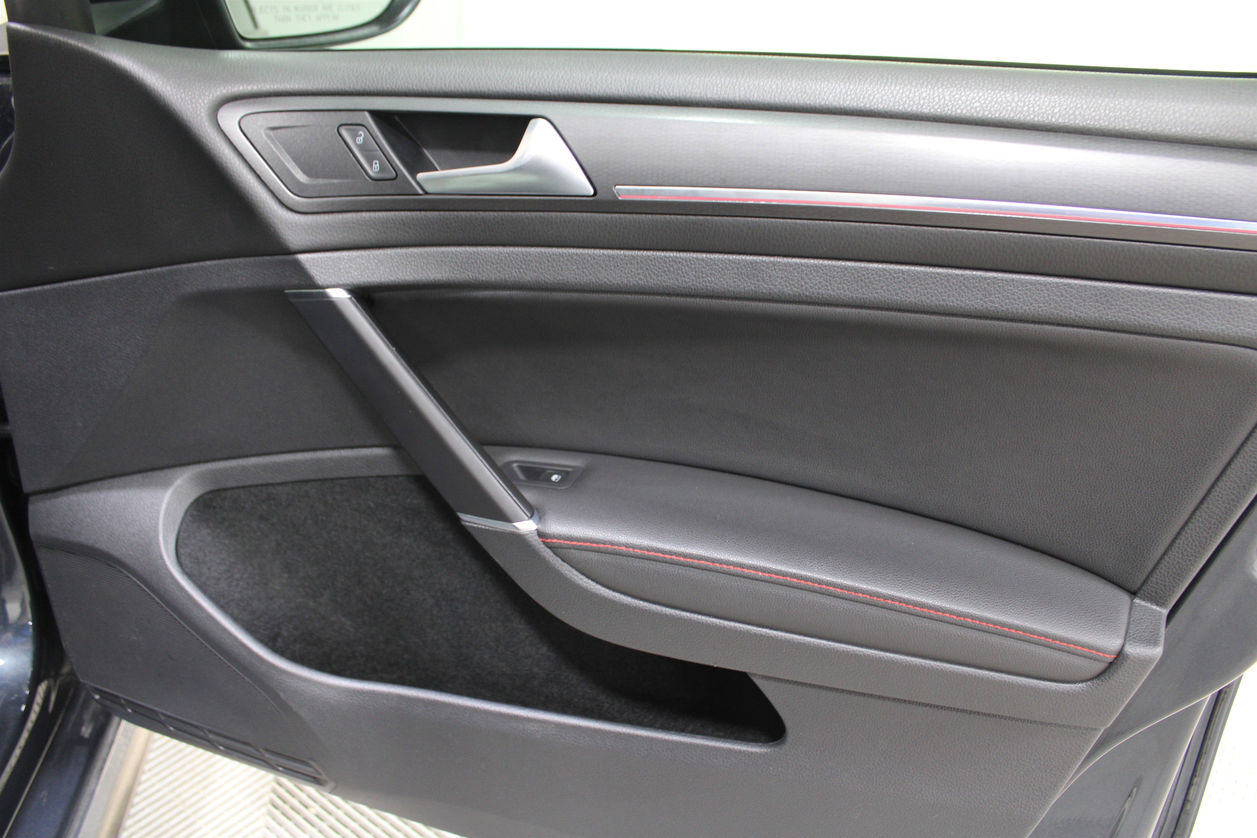 Used 2021 Volkswagen GTI SE image 24