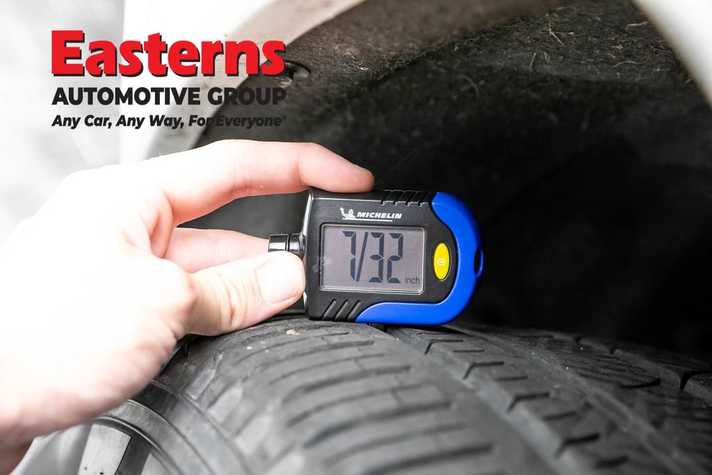 Used 2022 Jeep Grand Cherokee Overland AWD/4WD image 32