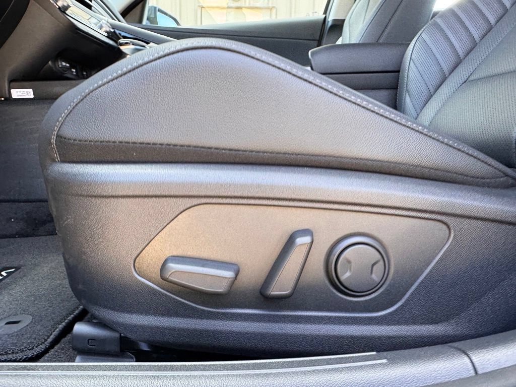 New 2026 Hyundai Elantra Limited FWD image 8