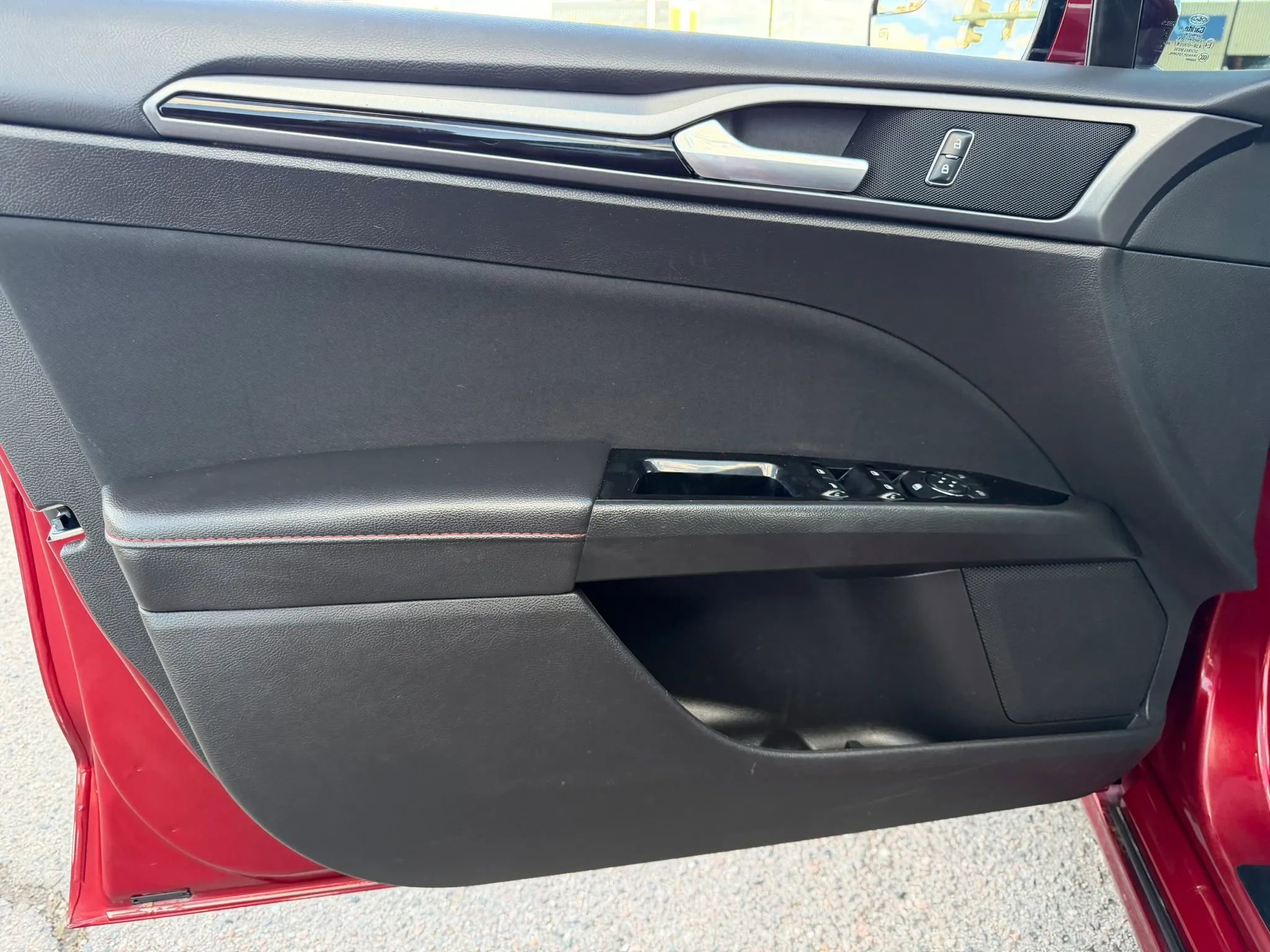 Used 2016 Ford Fusion SE image 13