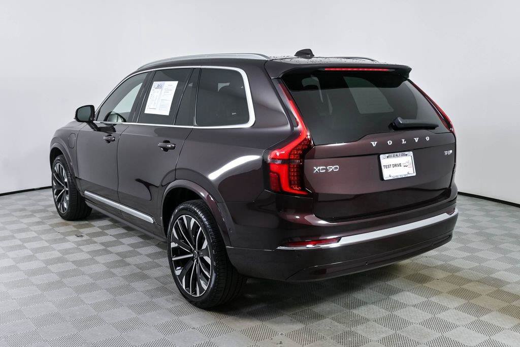 Certified 2025 Volvo XC90 T8 Plus AWD/4WD image 4