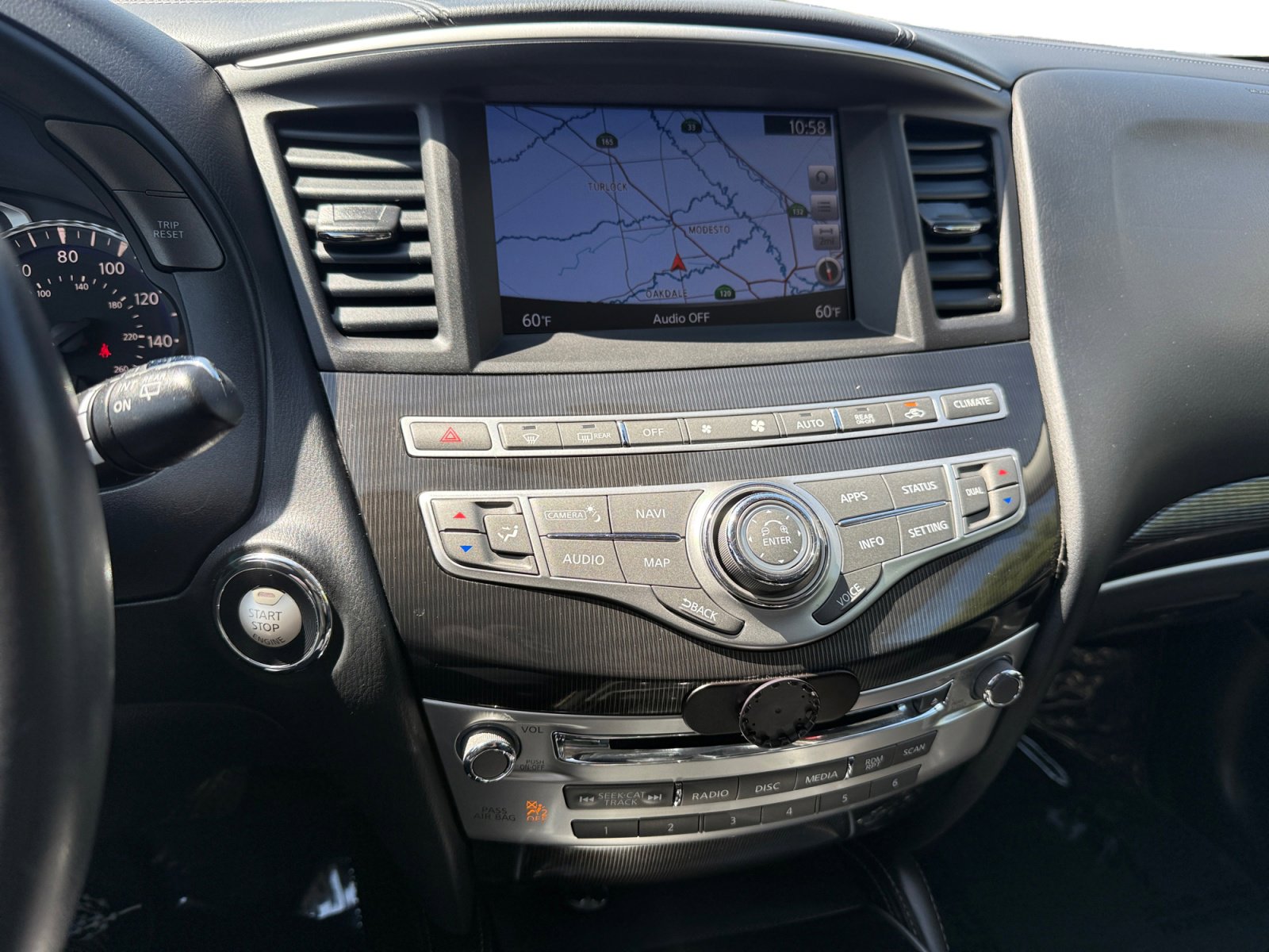 Used 2017 INFINITI QX60 Luxe w/ Premium Plus Package AWD/4WD image 12