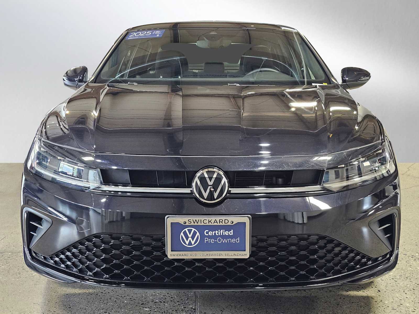 Used 2025 Volkswagen Jetta Sport FWD image 2