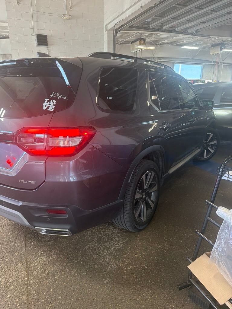 Used 2023 Honda Pilot Elite image 9
