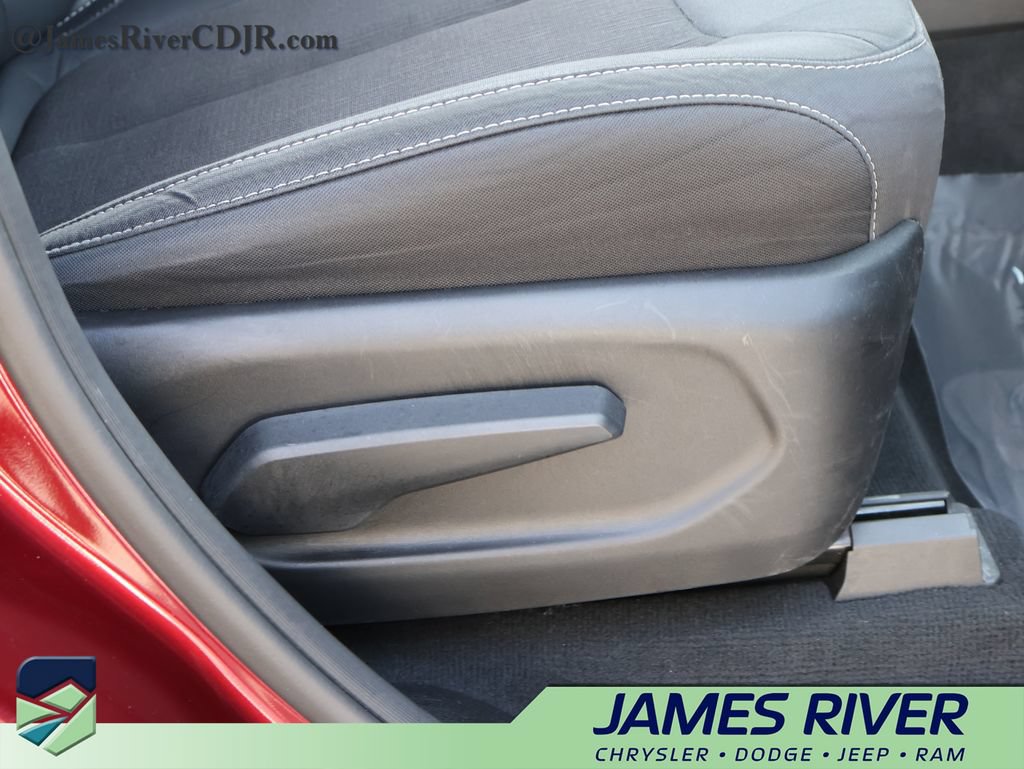 Used 2024 Jeep Grand Cherokee Laredo RWD image 10