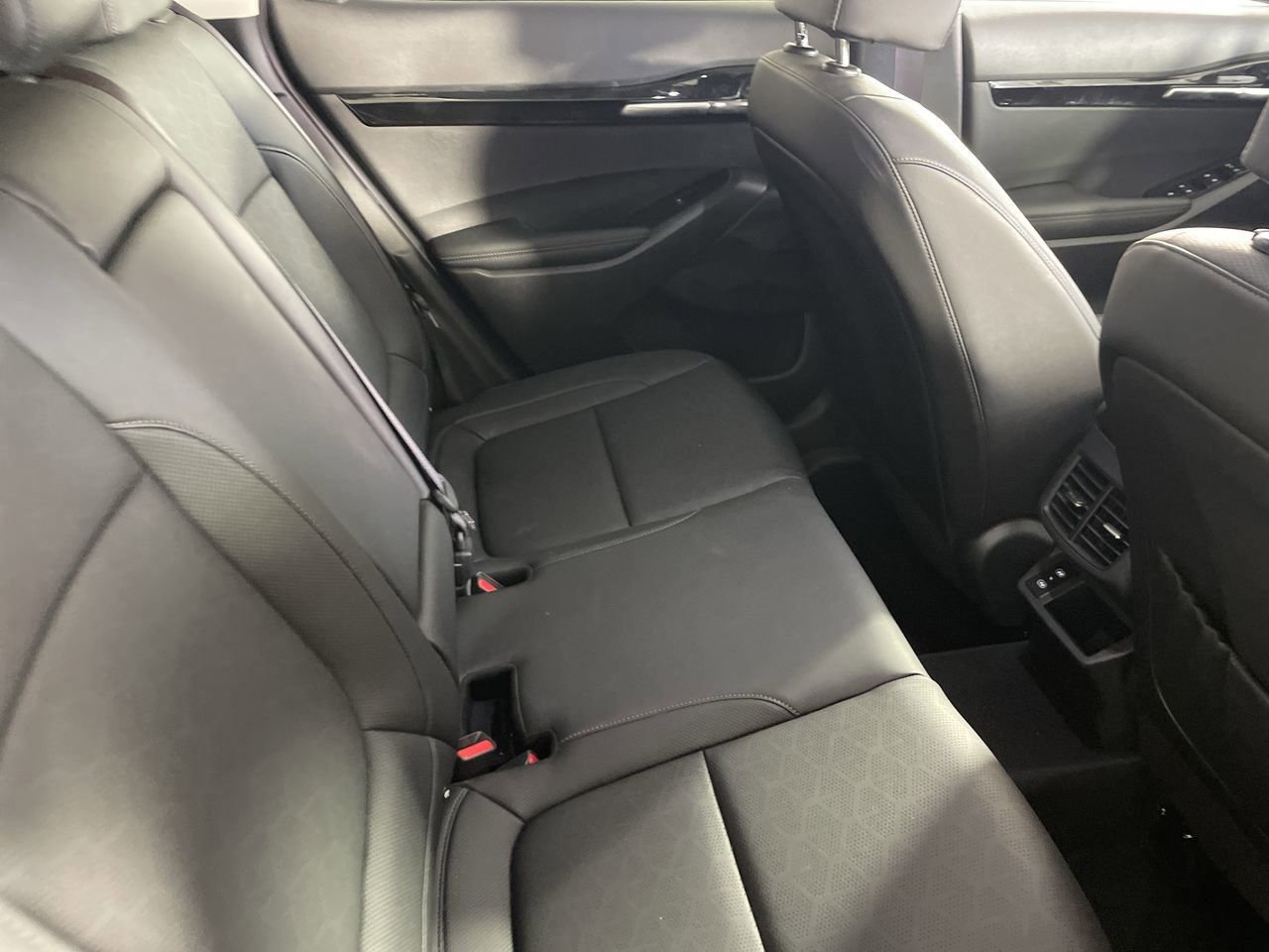 Used 2025 Kia Seltos EX w/ EX Sunroof Package image 24