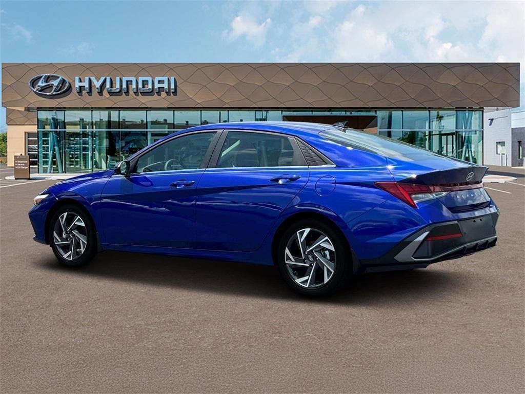 New 2025 Hyundai Elantra Limited w/ Cargo Package image 4