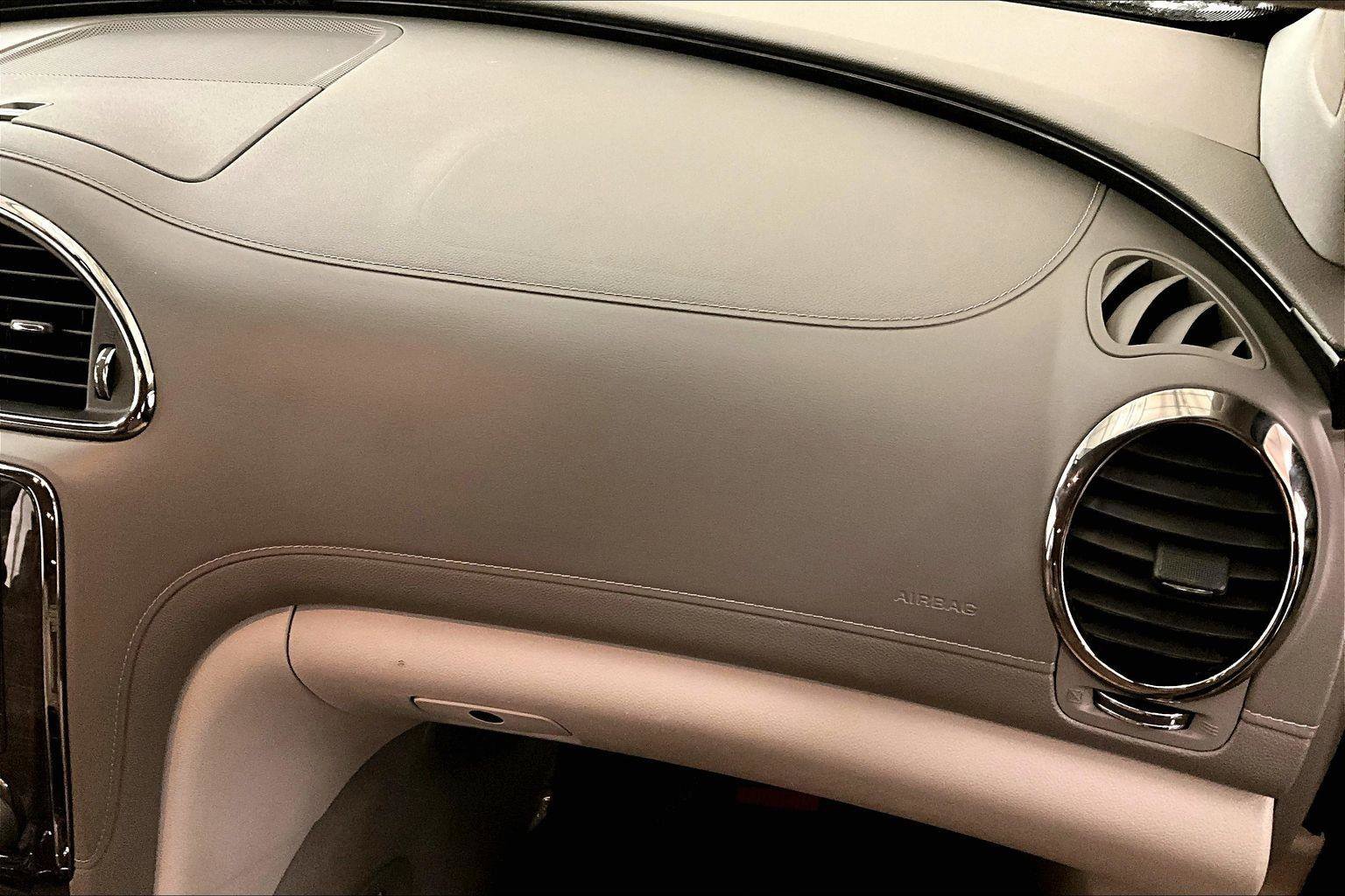 Used 2015 Buick Enclave Leather image 16