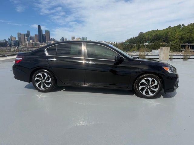 Certified 2017 Honda Accord EX-L image 3
