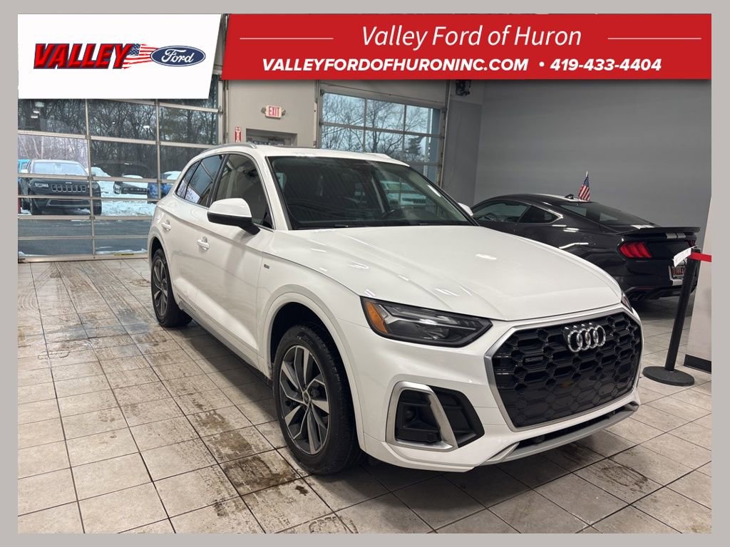 Used 2023 Audi Q5 2.0T Premium w/ Convenience Package AWD/4WD image 1