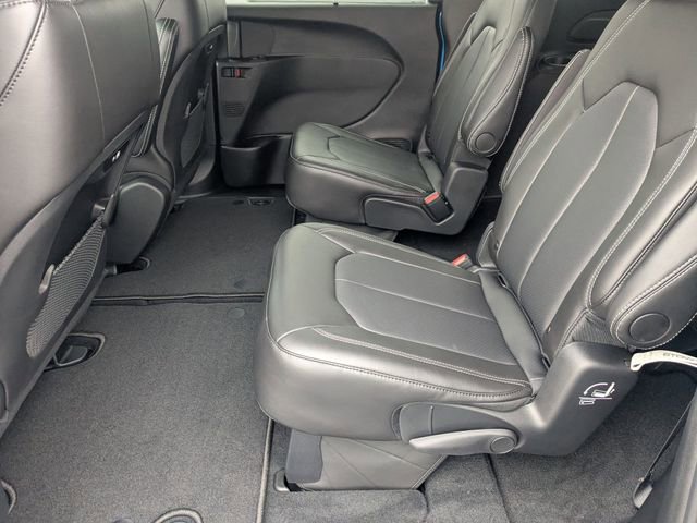 New 2026 Chrysler Pacifica Select w/ S Appearance Package image 26