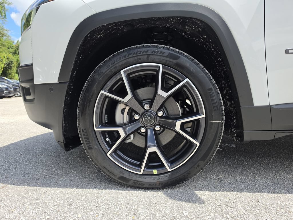 New 2026 Jeep Cherokee Overland w/ Advanced Pro Tech Group AWD/4WD image 35