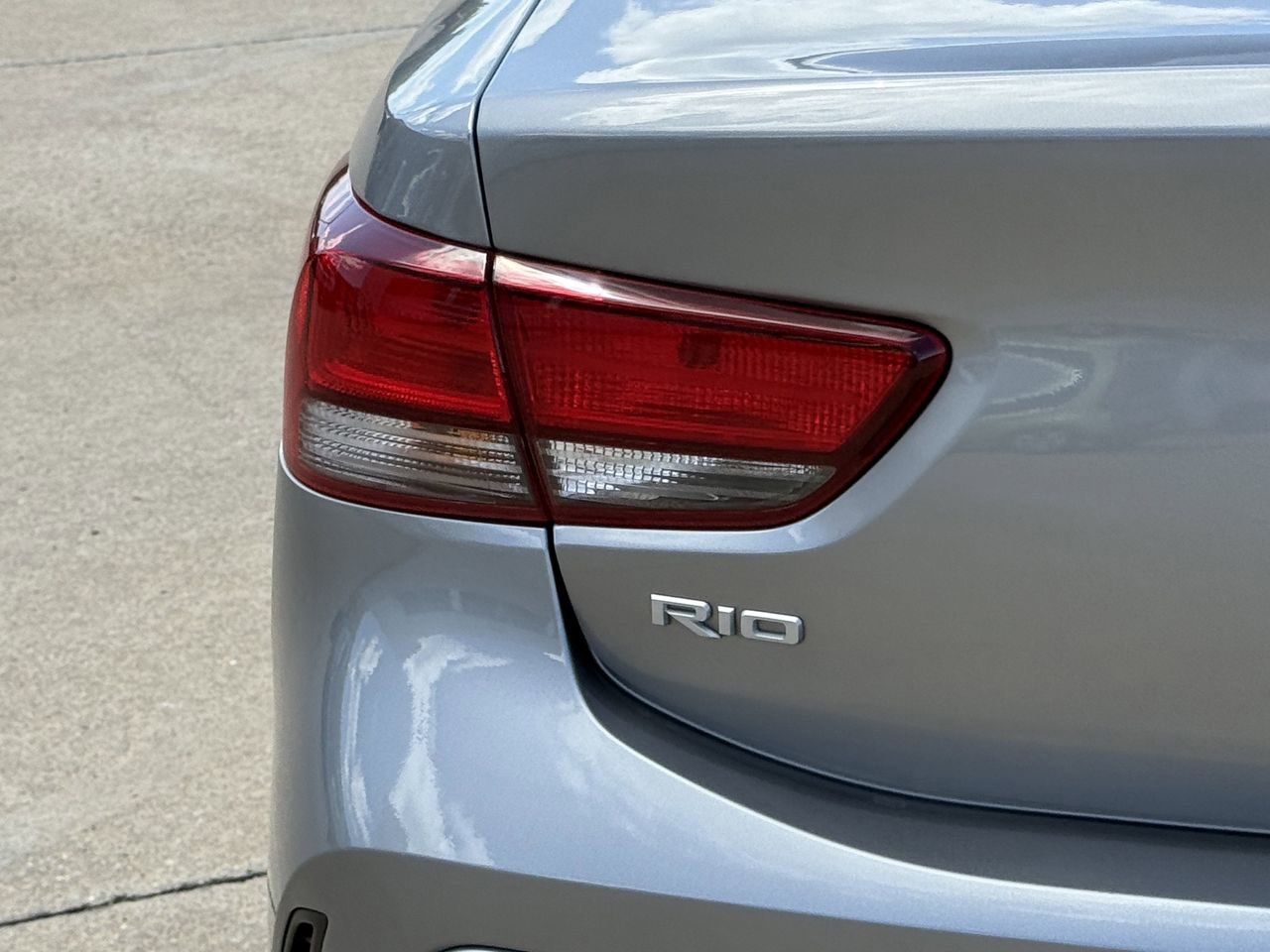 Used 2023 Kia Rio S image 7