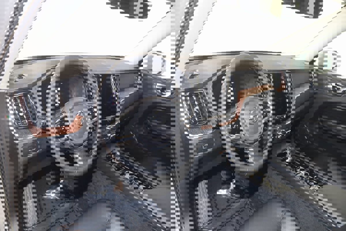 Used 2023 Volvo XC60 B5 Plus w/ Climate Package image 27